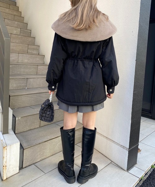 one after another NICE CLAUP（ワンアフターアナザーナイスクラップ）の「ファーの付け襟がポイント　ミリタリー女の子コート（ミリタリージャケット・レディース・アイボリー/ブラック/カーキ・FREE）」の12枚目の写真