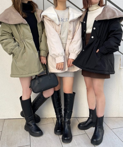 one after another NICE CLAUP（ワンアフターアナザーナイスクラップ）の「ファーの付け襟がポイント　ミリタリー女の子コート（ミリタリージャケット・レディース・アイボリー/ブラック/カーキ・FREE）」の19枚目の写真