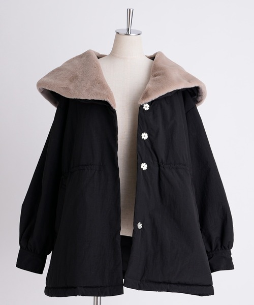 one after another NICE CLAUP（ワンアフターアナザーナイスクラップ）の「ファーの付け襟がポイント　ミリタリー女の子コート（ミリタリージャケット・レディース・アイボリー/ブラック/カーキ・FREE）」の15枚目の写真