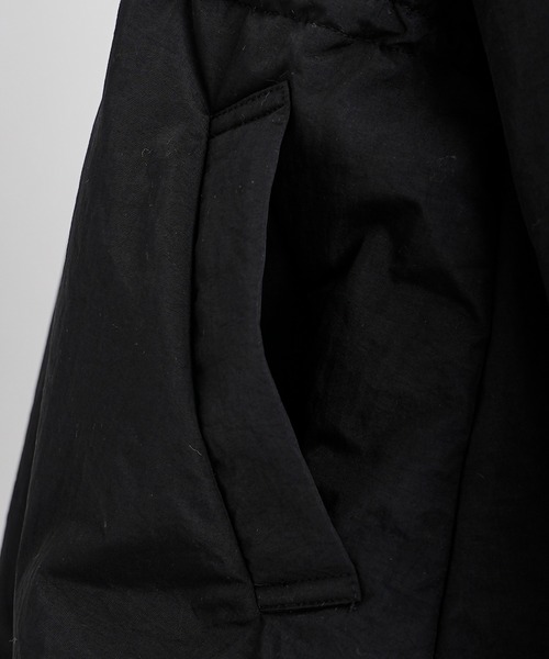 one after another NICE CLAUP（ワンアフターアナザーナイスクラップ）の「ファーの付け襟がポイント　ミリタリー女の子コート（ミリタリージャケット・レディース・アイボリー/ブラック/カーキ・FREE）」の9枚目の写真