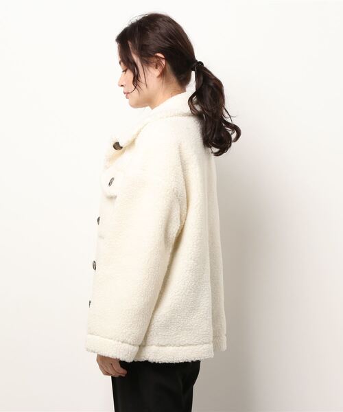 Fashion Letter(ファッションレター)の「ボアオーバーサイズCPOジャケットコート(ブルゾン・レディース・アイボリー・M/L)」の17枚目の写真