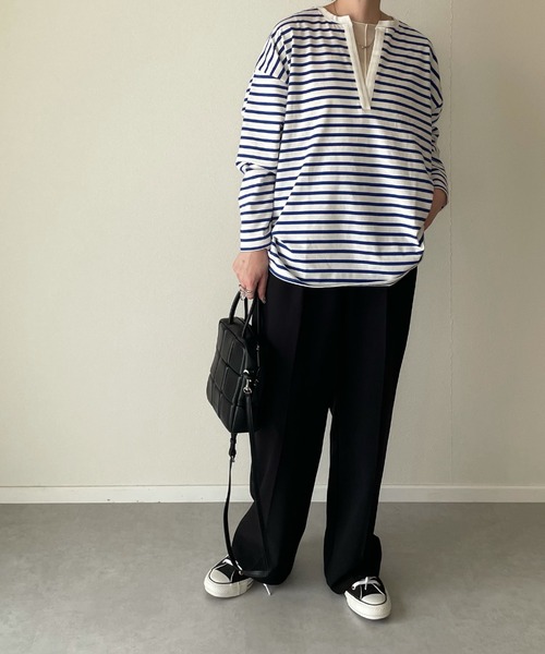 y/m by misato(イムバイミサト)の「ボーダーキーネックトップス(Tシャツ/カットソー・レディース・ブラック/ブルー・FREE)」の3枚目の写真