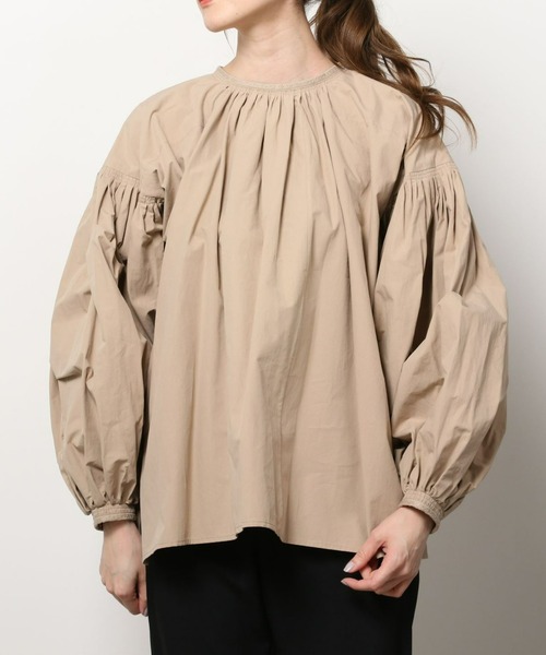 CLANE（クラネ）の「VOLUME PUFF SMOCK TOPS（シャツ/ブラウス・レディース・ベージュ/ホワイト/ブラック・1/2）」の5枚目の写真