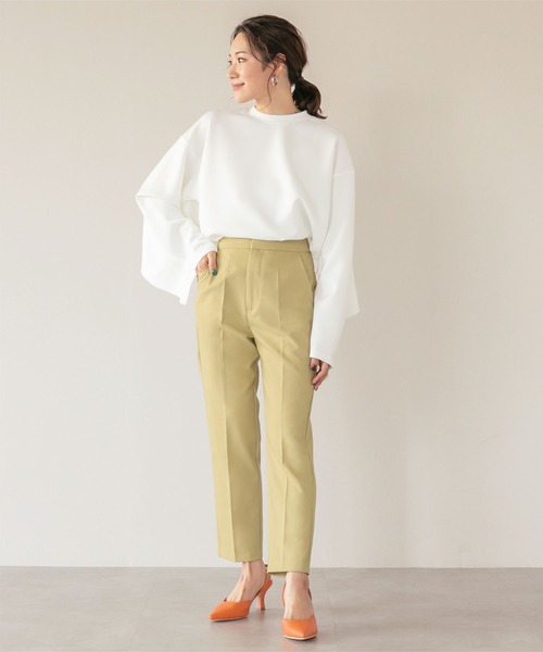 titivate(ティティベイト)の「ベーシックセンタープレステーパードパンツ(その他パンツ・レディース・オフホワイト/イエロー/ライトブラウン/ブラック・XS/S/M/L)」の4枚目の写真