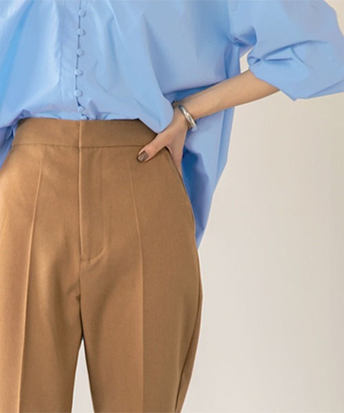 titivate(ティティベイト)の「ベーシックセンタープレステーパードパンツ(その他パンツ・レディース・オフホワイト/イエロー/ライトブラウン/ブラック・XS/S/M/L)」の16枚目の写真