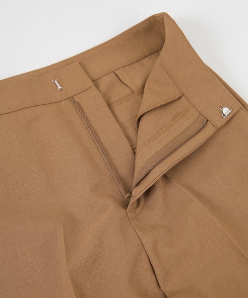 titivate(ティティベイト)の「ベーシックセンタープレステーパードパンツ(その他パンツ・レディース・オフホワイト/イエロー/ライトブラウン/ブラック・XS/S/M/L)」の22枚目の写真