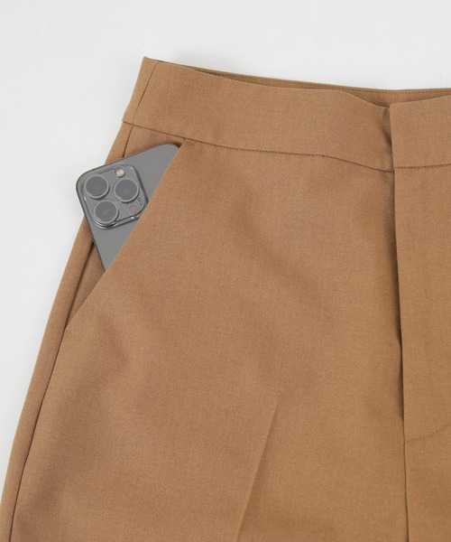 titivate(ティティベイト)の「ベーシックセンタープレステーパードパンツ(その他パンツ・レディース・オフホワイト/イエロー/ライトブラウン/ブラック・XS/S/M/L)」の12枚目の写真