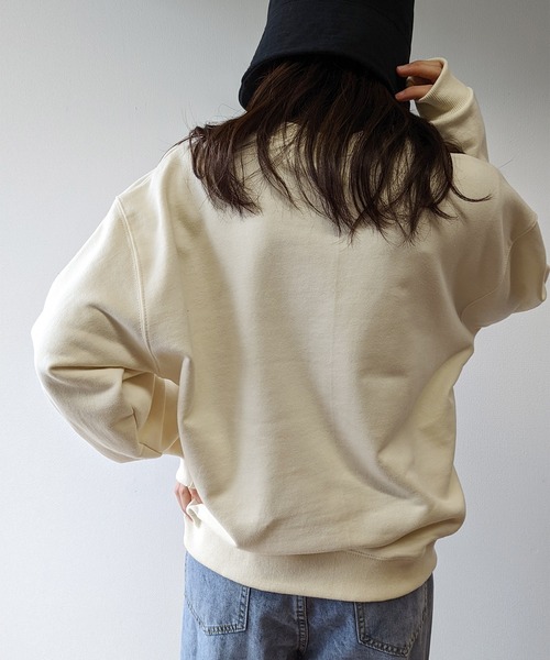 BLUEEAST（ブルーイースト）の「カレッジロゴオーバーサイズスウェット（スウェット・レディース・アイボリー/グレー/ネイビー・MEDIUM）」の11枚目の写真