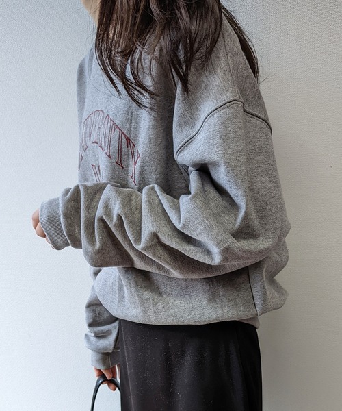 BLUEEAST（ブルーイースト）の「カレッジロゴオーバーサイズスウェット（スウェット・レディース・アイボリー/グレー/ネイビー・MEDIUM）」の17枚目の写真