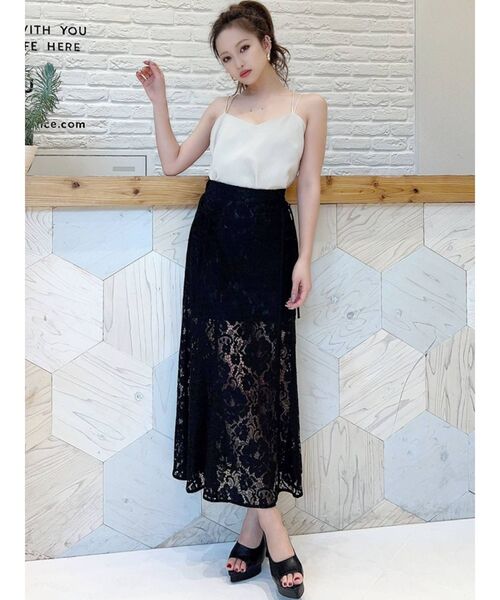 RESEXXY（リゼクシー）の「サテンストリングキャミ【セットアップ着用可能】（キャミソール・レディース・ベージュ/ブルー/ブラック・FREE）」の12枚目の写真