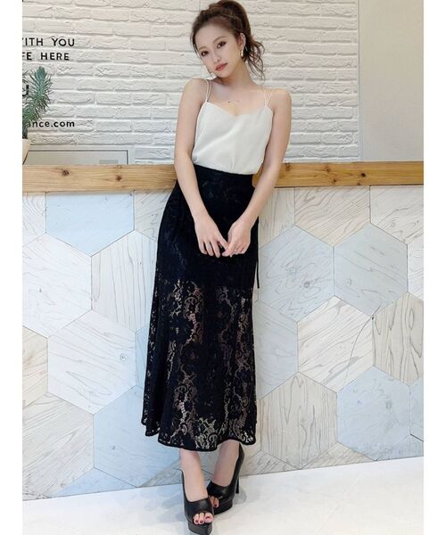 RESEXXY（リゼクシー）の「サテンストリングキャミ【セットアップ着用可能】（キャミソール・レディース・ベージュ/ブルー/ブラック・FREE）」の13枚目の写真