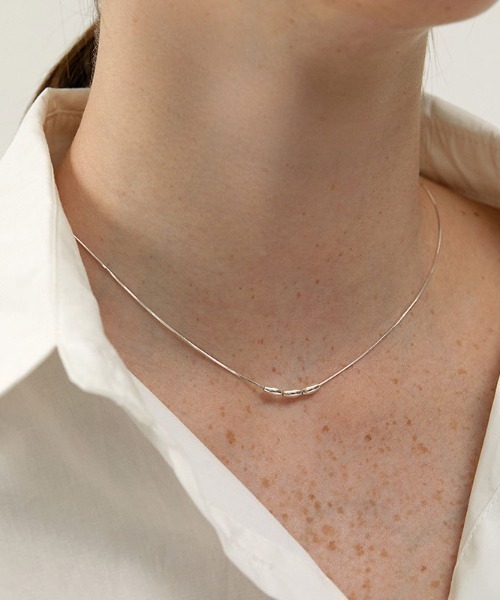 MANGROVE(マングローブ)の「SILVER925シルバーポイントネックレス(ネックレス・レディース・シルバー・FREE)」の4枚目の写真