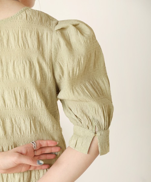 Bab(バブ)の「パフスリーブシャーリングブラウス(シャツ/ブラウス・レディース・ベージュ/パープル/ピンク/グリーン・M)」の10枚目の写真