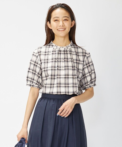 J.PRESS(ジェイプレス)の「【洗える】BEZ Cリネンマドラス スタンドカラー ブラウス(シャツ/ブラウス・レディース・ピンク系3/ネイビー系3・T15/T13)」の1枚目の写真