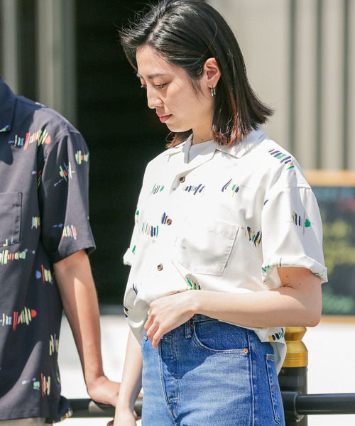 URBAN RESEARCH Sonny Label(アーバンリサーチサニーレーベル)の「『吸水速乾』セオαグラフィック半袖シャツ(シャツ/ブラウス・メンズ・ネイビー/オフホワイト/ブラック・MEDIUM/LARGE)」の4枚目の写真