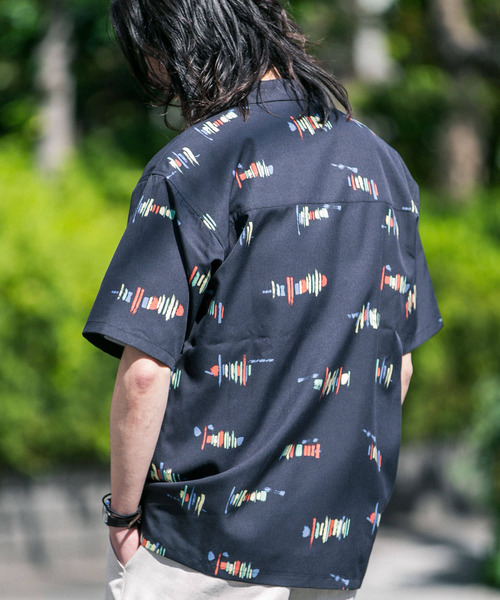 URBAN RESEARCH Sonny Label(アーバンリサーチサニーレーベル)の「『吸水速乾』セオαグラフィック半袖シャツ(シャツ/ブラウス・メンズ・ネイビー/オフホワイト/ブラック・MEDIUM/LARGE)」の14枚目の写真