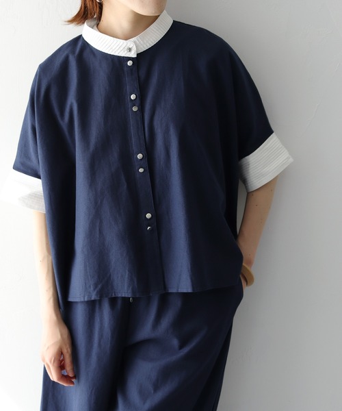 vingtrois（バントロア）の「【vingtrois】バンドカラーダブルボタンピンタックデザインリネンポンチョシャツ（シャツ/ブラウス・レディース・ベージュ/ネイビー/カーキ・M）」の8枚目の写真