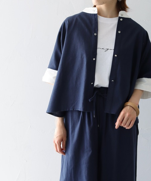 vingtrois（バントロア）の「【vingtrois】バンドカラーダブルボタンピンタックデザインリネンポンチョシャツ（シャツ/ブラウス・レディース・ベージュ/ネイビー/カーキ・M）」の5枚目の写真