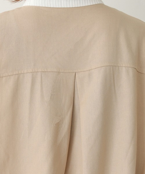 vingtrois（バントロア）の「【vingtrois】バンドカラーダブルボタンピンタックデザインリネンポンチョシャツ（シャツ/ブラウス・レディース・ベージュ/ネイビー/カーキ・M）」の16枚目の写真