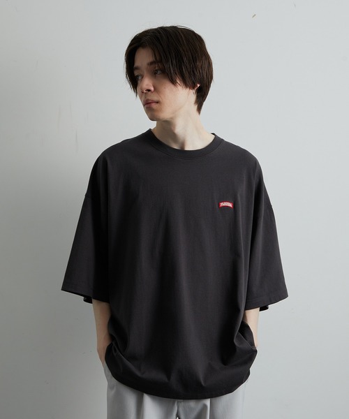 JUNRED（ジュンレッド）の「ランダムワッペンルーズTシャツ（Tシャツ/カットソー・メンズ・チャコールグレー/ホワイト・S/M/L）」の3枚目の写真