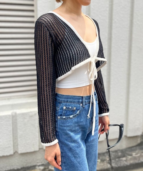 Jewelobe（ジュエローブ）の「透かし編みクロップドカーディガン（カーディガン/ボレロ・レディース・ブルー/オフホワイト/ブラック・FREE）」の8枚目の写真