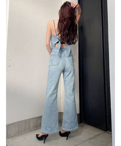 GYDA(ジェイダ)の「BACKリボンデニムロンパース(ワンピース・レディース・ブルー/ライトブルー・SMALL/MEDIUM)」の4枚目の写真
