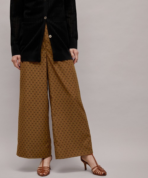 ROPE'（ロペ）の「オリジナルプリント柄ワイドストレートパンツ（その他パンツ・レディース・ブラック/ベージュ/ベージュ系その他・38/36）」の3枚目の写真