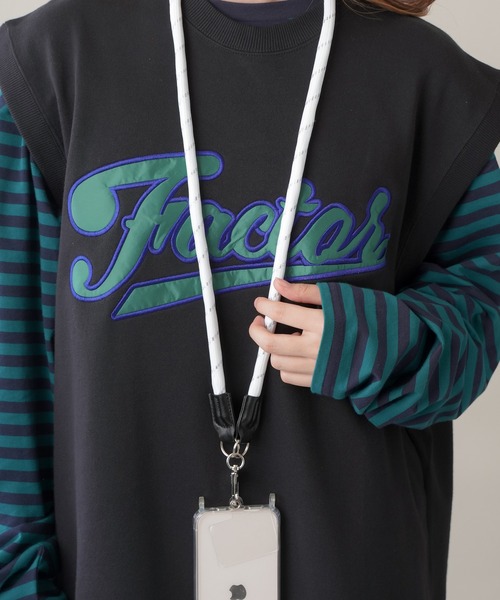 SPINNS（スピンズ）の「スマホショルダー付け替え用クリアアジャスター付き ループストラップ（スマホグッズ・レディース・ホワイト×シルバー/ベージュ/ブラック×シルバー・ONESIZE）」の2枚目の写真