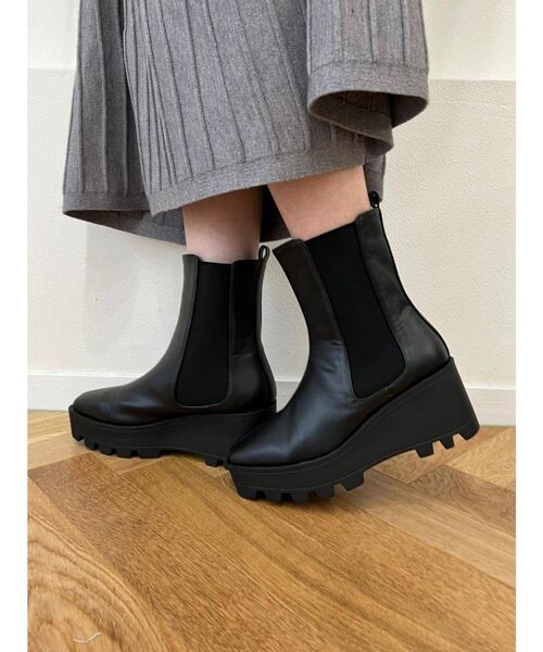 dazzlin（ダズリン）の「サイドゴアフラットショートブーツ（ブーツ・レディース・ブラック/ブラウン・SMALL/MEDIUM/LARGE）」の7枚目の写真