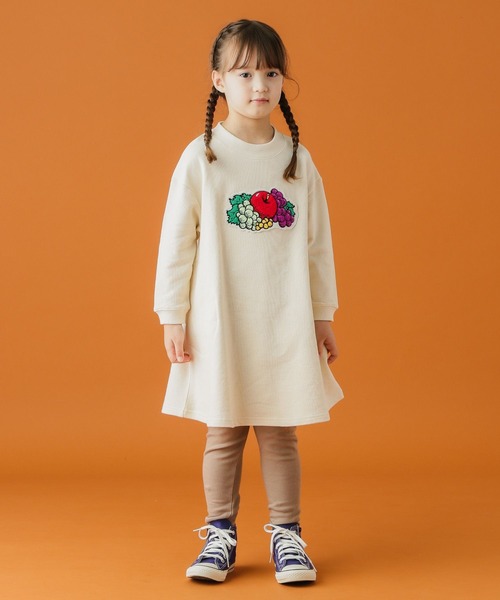 BAYFLOW(ベイフロー)の「【Fruit Of The Loom(フルーツオブザルーム)】別注Aラインカットワンピース(ワンピース・キッズ・オフホワイト/ブラウン/パープル・110cm/120cm/130cm/140cm)」の4枚目の写真