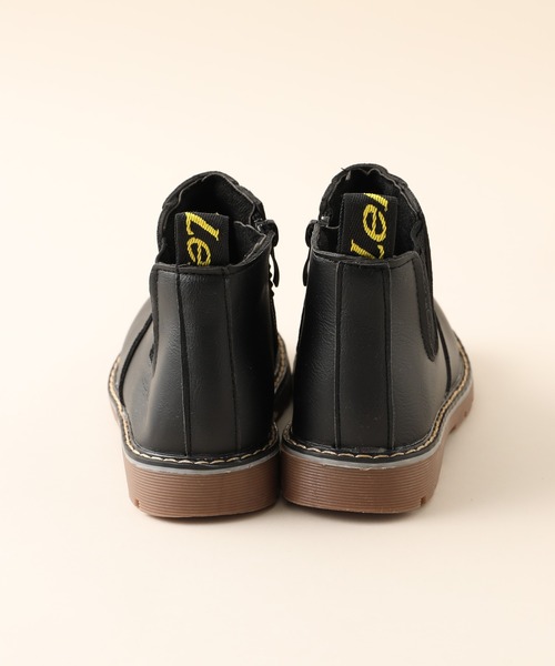 URBAN CHERRY（アーバンチェリー）の「【ユニセックス】サイドゴアブーツ（ブーツ・キッズ・ブラウン/ブラック・17.0cm/17.5cm/18.5cm/19.0cm/19.5cm/21.5cm/22.0cm/20.0cm/21.0cm/15.5cm/16.5cm/15.0cm/13.5cm/16.0cm/14.0cm/14.5cm）」の8枚目の写真