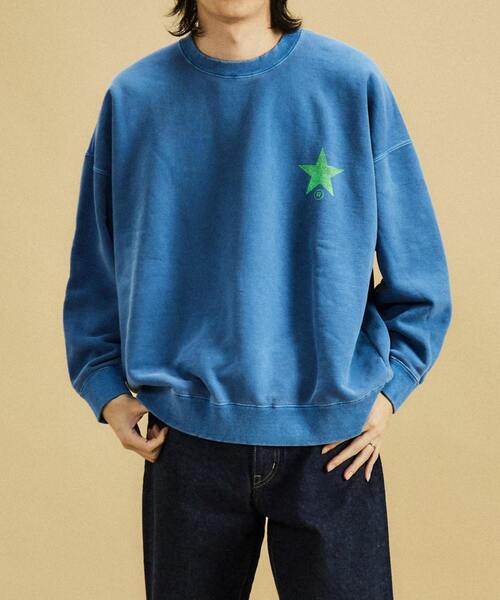 CONVERSE TOKYO（コンバーストウキョウ）の「ピグメントメッセージロゴスウェット（スウェット・メンズ・ブルー/グリーン/チャコールグレー・FREE）」の7枚目の写真