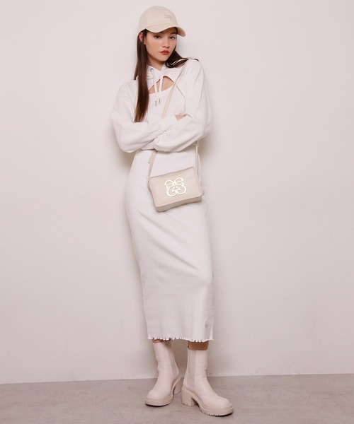 Seemi. byNICECLAUP（ シーミーバイナイスクラップ）の「【Seemi】Seemiメタルロゴショルダー（ショルダーバッグ・レディース・アイボリー/ブラック・FREE）」の9枚目の写真