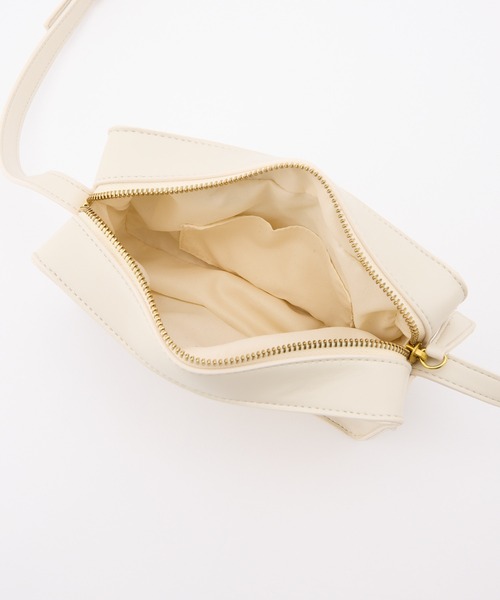 Seemi. byNICECLAUP（ シーミーバイナイスクラップ）の「【Seemi】Seemiメタルロゴショルダー（ショルダーバッグ・レディース・アイボリー/ブラック・FREE）」の21枚目の写真