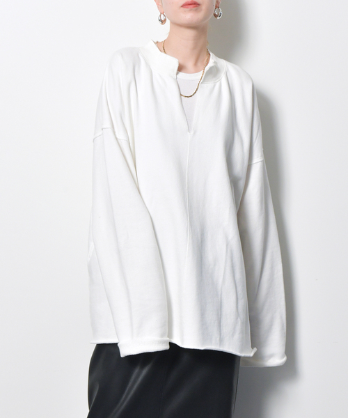 CITYSHOP(シティーショップ)の「KEY NECK スウェット(スウェット・レディース・ホワイト/チャコールグレー・FREE)」の2枚目の写真