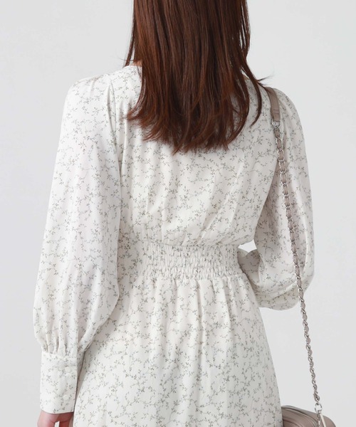 archives(アルシーヴ)の「花柄長袖ワンピース(ワンピース・レディース・アイボリー/ブラック/ブルー・MEDIUM)」の20枚目の写真