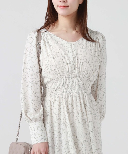 archives(アルシーヴ)の「花柄長袖ワンピース(ワンピース・レディース・アイボリー/ブラック/ブルー・MEDIUM)」の19枚目の写真