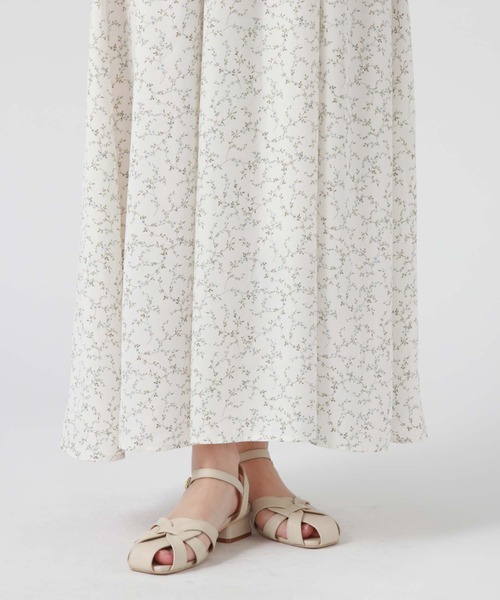 archives(アルシーヴ)の「花柄長袖ワンピース(ワンピース・レディース・アイボリー/ブラック/ブルー・MEDIUM)」の12枚目の写真