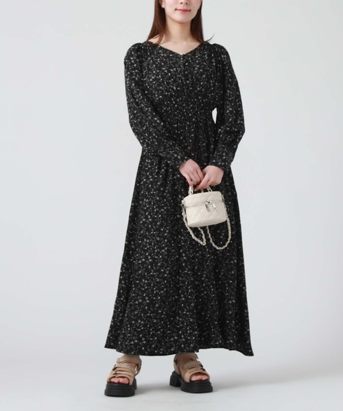 archives(アルシーヴ)の「花柄長袖ワンピース(ワンピース・レディース・アイボリー/ブラック/ブルー・MEDIUM)」の5枚目の写真