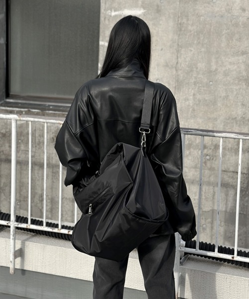 LVEU.(ラブユ.)の「【ZOZOTOWN限定】2way big size shoulder bag / 2wayビックサイズショルダーバッグ(トートバッグ・レディース・ブラック・FREE)」の5枚目の写真