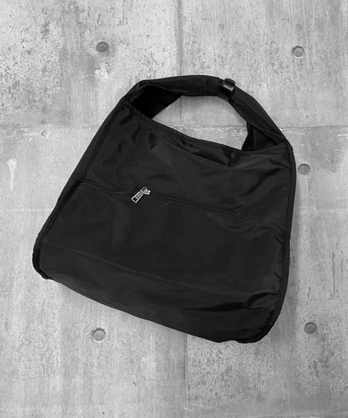 LVEU.(ラブユ.)の「【ZOZOTOWN限定】2way big size shoulder bag / 2wayビックサイズショルダーバッグ(トートバッグ・レディース・ブラック・FREE)」の17枚目の写真