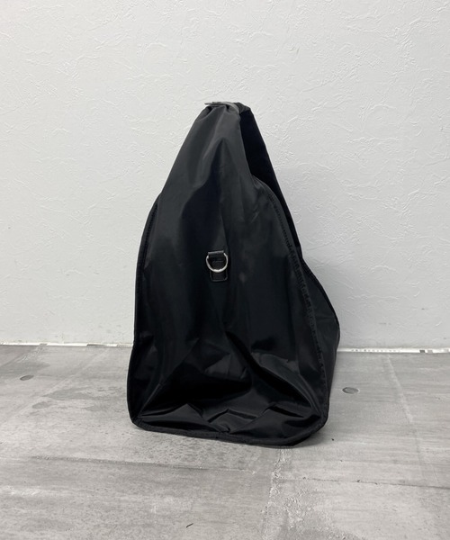 LVEU.(ラブユ.)の「【ZOZOTOWN限定】2way big size shoulder bag / 2wayビックサイズショルダーバッグ(トートバッグ・レディース・ブラック・FREE)」の8枚目の写真