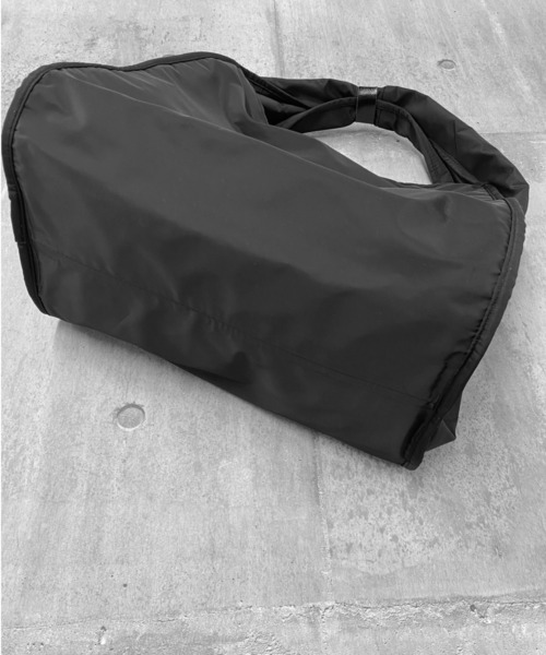 LVEU.(ラブユ.)の「【ZOZOTOWN限定】2way big size shoulder bag / 2wayビックサイズショルダーバッグ(トートバッグ・レディース・ブラック・FREE)」の9枚目の写真