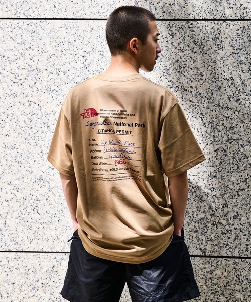 THE NORTH FACE(ザノースフェイス)の「THE NORTH FACE S/S ENTRANCE PERMISSION TEE / ザ・ノース・フェイス ショートスリーブ エントランス パーミッション ティー(Tシャツ/カットソー・メンズ・ベージュ/ホワイト/グレー・S/M/L/XL)」の3枚目の写真
