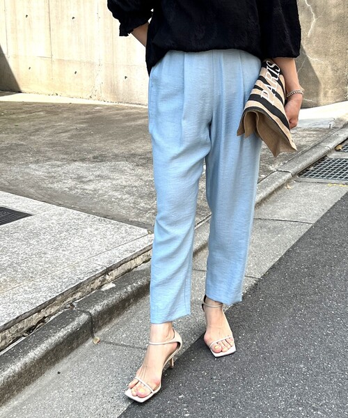 NOLLEY’S（ノーリーズ）の「◇【WEB限定】ジュピターインゴムテーパードパンツ（その他パンツ・レディース・サックスブルー/インディゴブルー/ベージュ/ブラック/ラベンダー/ピンク・34/38/36/40）」の16枚目の写真