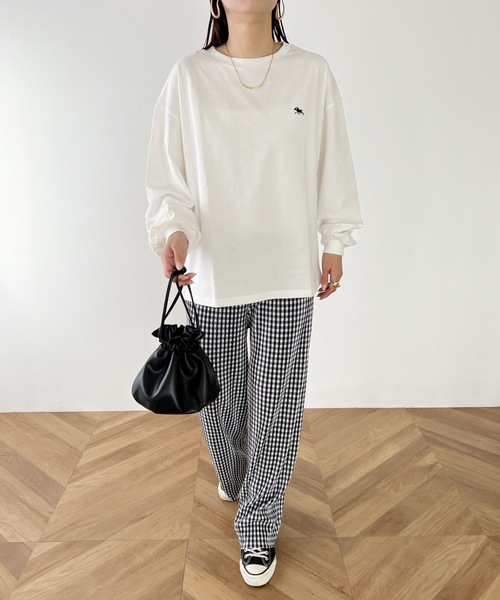 POLOCHAMPS（ポロチャンプス）の「【POLOCHAMPS/ポロチャンプス】別注 ワンポイント刺繍 ボリューム袖 ロングTシャツ（Tシャツ/カットソー・レディース・ホワイト/ライトグレー/ブラック/ライラック・FREE）」の19枚目の写真