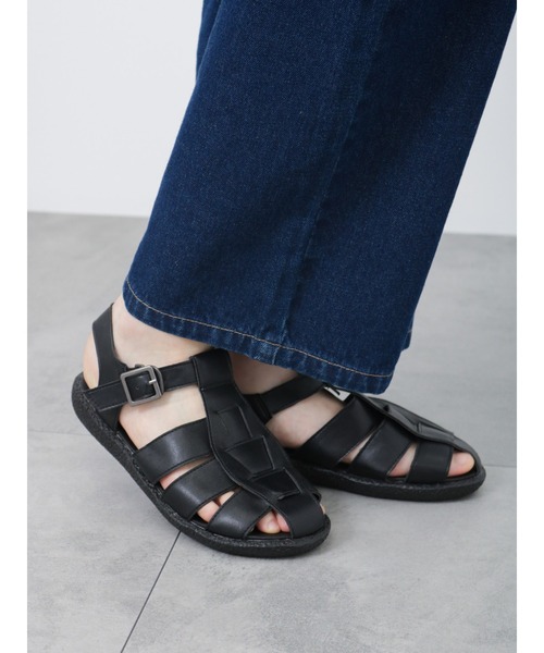 Samansa Mos2 blue（サマンサモスモスブルー）の「フットベッドグルカサンダル（サンダル・レディース・ブラウン/ベージュ/ブラック/オフホワイト・MEDIUM/LARGE）」の12枚目の写真