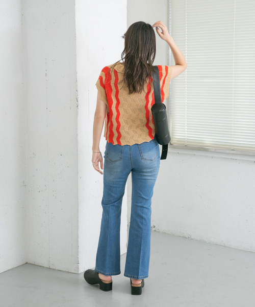 KBF（ケイビーエフ）の「ハイウエストフレアデニム（デニムパンツ・レディース・ブルー/ライトブルー・34/36）」の9枚目の写真