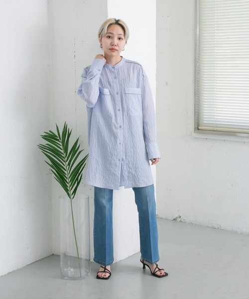 KBF（ケイビーエフ）の「ハイウエストフレアデニム（デニムパンツ・レディース・ブルー/ライトブルー・34/36）」の14枚目の写真