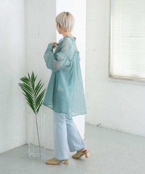 KBF（ケイビーエフ）の「ハイウエストフレアデニム（デニムパンツ・レディース・ブルー/ライトブルー・34/36）」の22枚目の写真